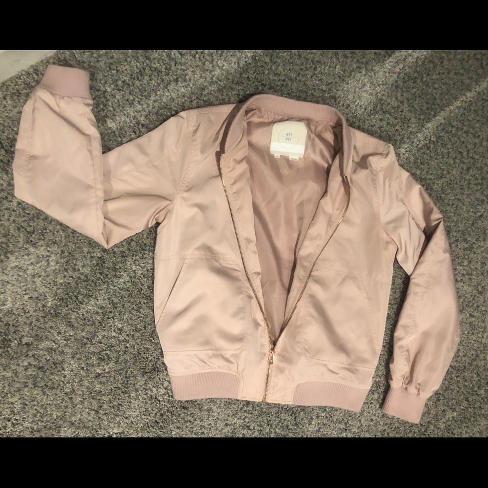🥰 HEI HEI Cute light pink jacket 😍